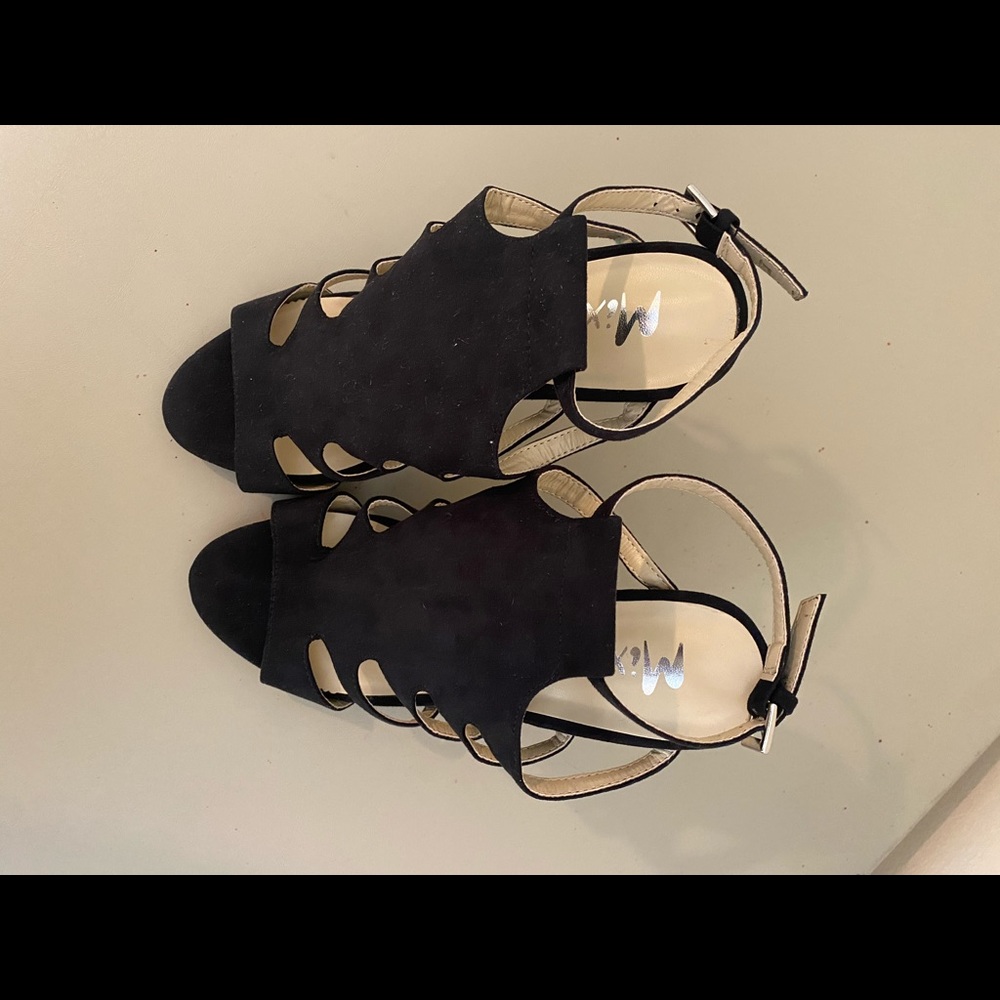Heels - Picture 2 of 4